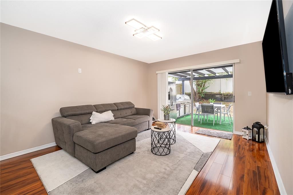 待售: $374,900 (3 贝兹, 2 浴室, 1949 平方英尺)