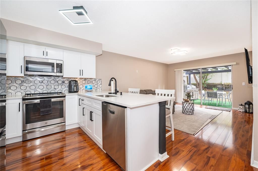 待售: $374,900 (3 贝兹, 2 浴室, 1949 平方英尺)