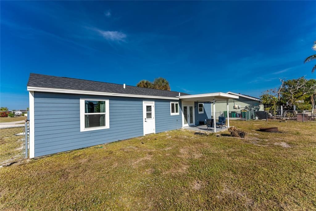 For Sale: $199,000 (2 beds, 2 baths, 962 Square Feet)