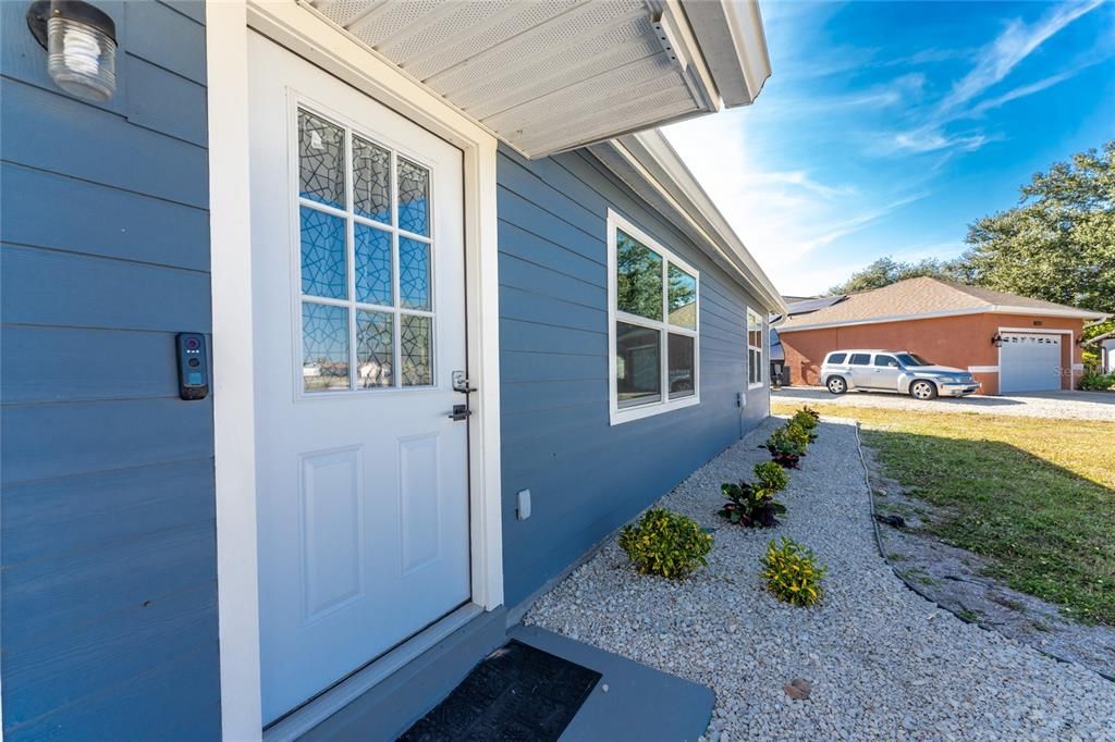 For Sale: $199,000 (2 beds, 2 baths, 962 Square Feet)