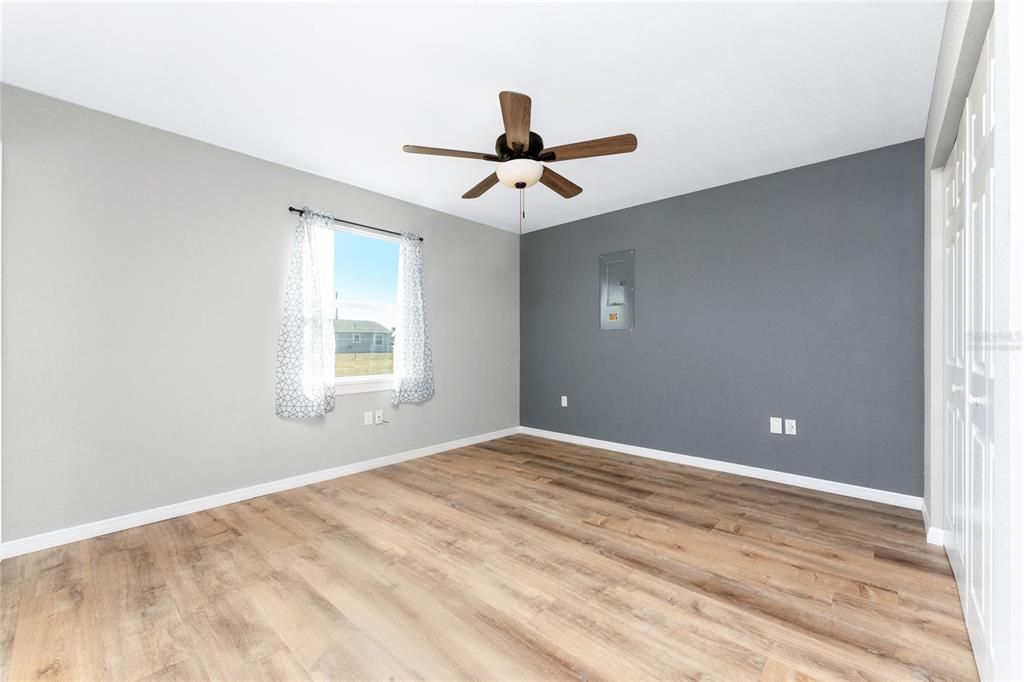 For Sale: $199,000 (2 beds, 2 baths, 962 Square Feet)