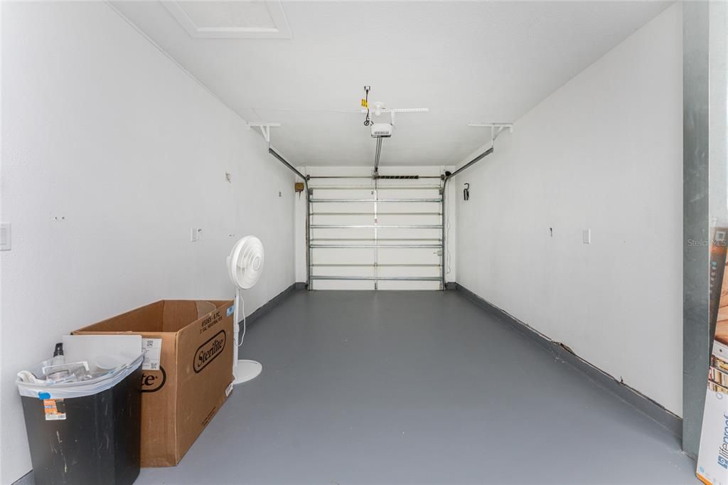 For Sale: $199,000 (2 beds, 2 baths, 962 Square Feet)