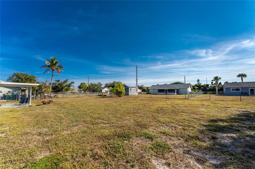 For Sale: $199,000 (2 beds, 2 baths, 962 Square Feet)