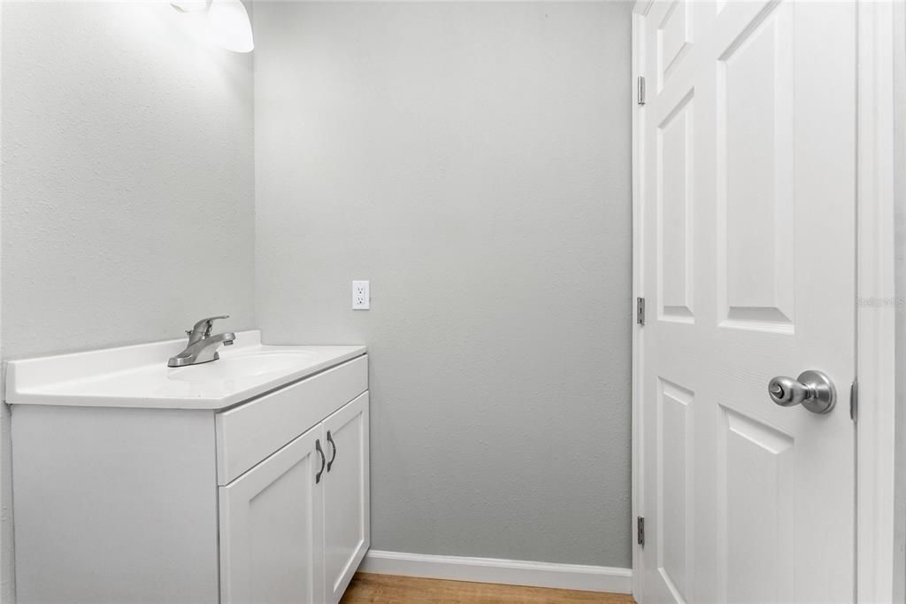 For Sale: $199,000 (2 beds, 2 baths, 962 Square Feet)