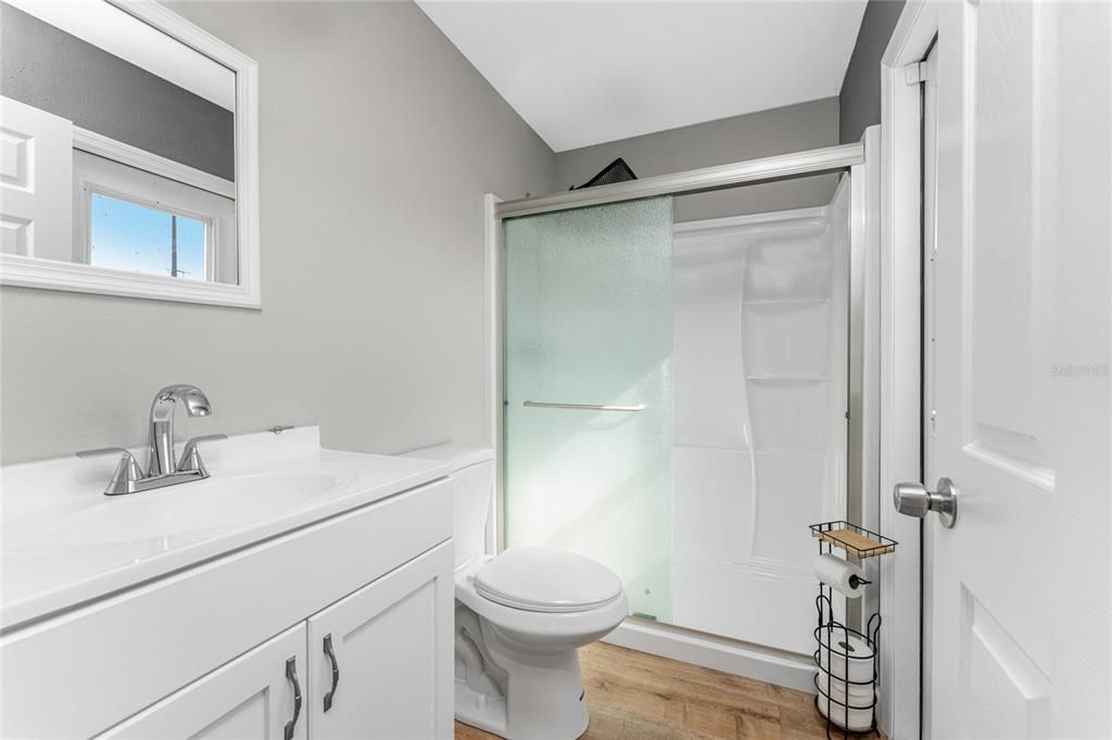 For Sale: $199,000 (2 beds, 2 baths, 962 Square Feet)