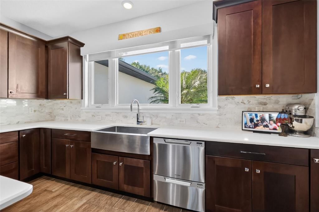 На продажу: $1,849,999 (3 спален, 3 ванн, 2774 Квадратных фут)