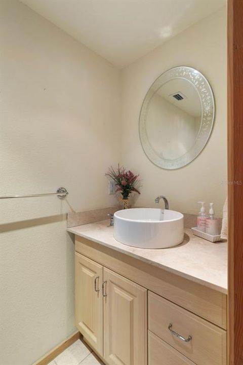 待售: $139,900 (1 贝兹, 1 浴室, 670 平方英尺)