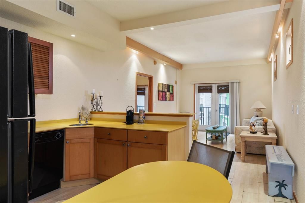 待售: $139,900 (1 贝兹, 1 浴室, 670 平方英尺)