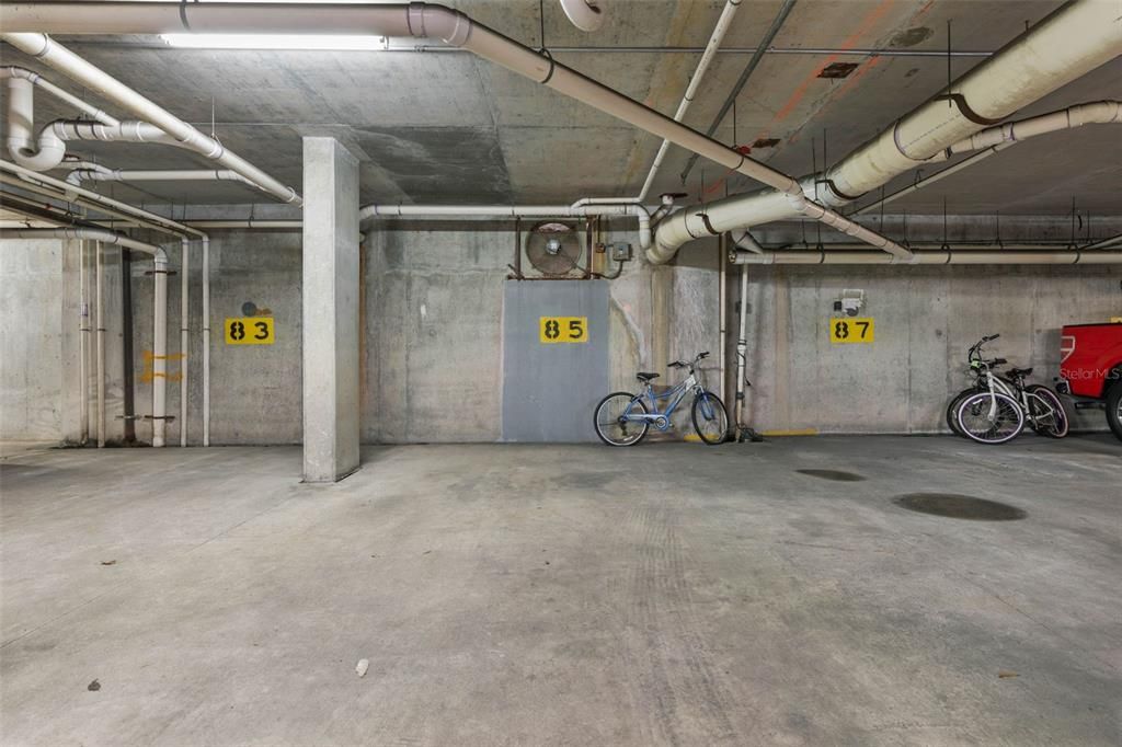 待售: $139,900 (1 贝兹, 1 浴室, 670 平方英尺)