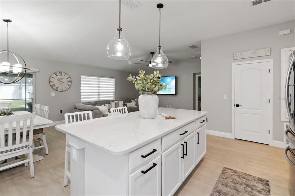 For Sale: $435,000 (4 beds, 2 baths, 1696 Square Feet)