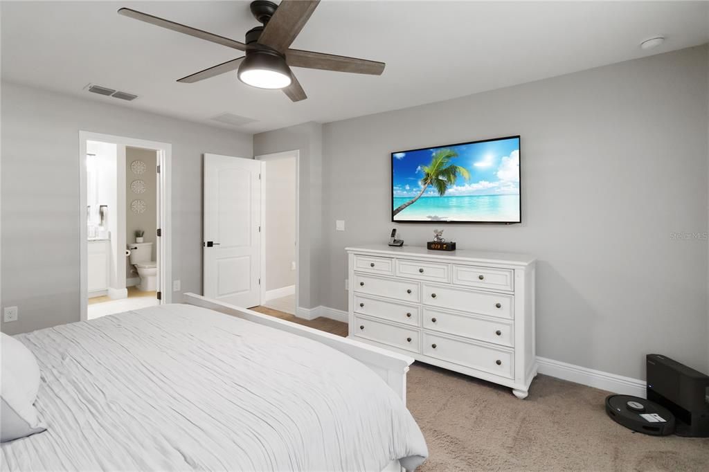 For Sale: $435,000 (4 beds, 2 baths, 1696 Square Feet)