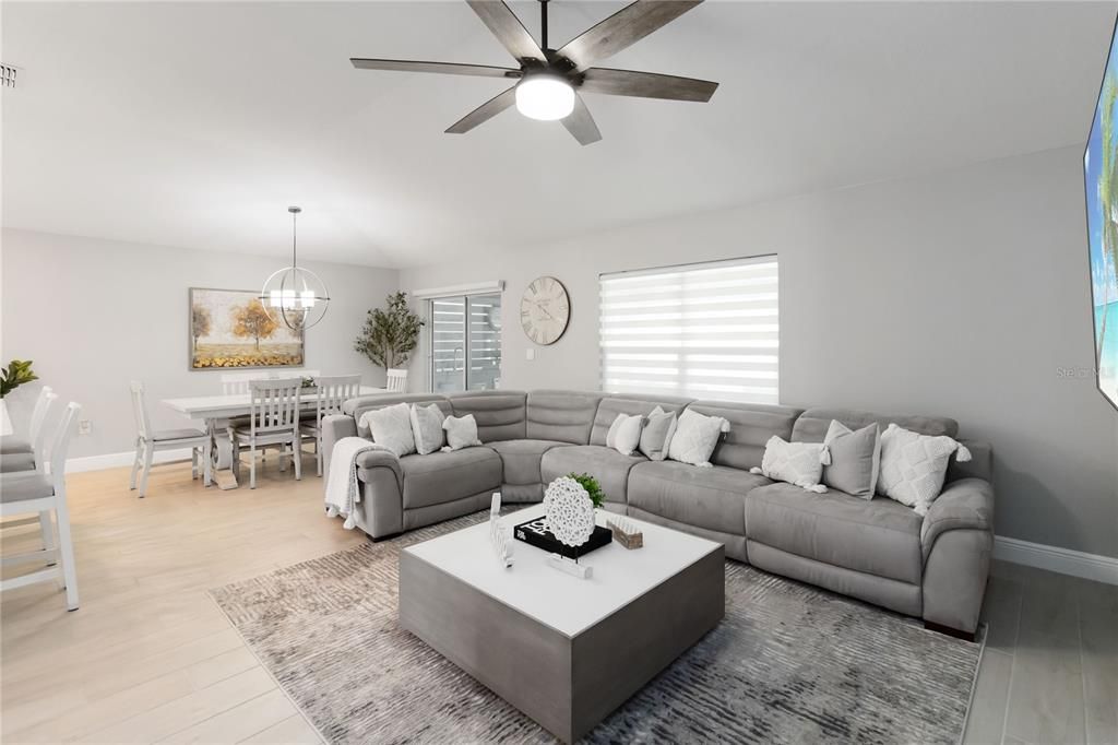 For Sale: $435,000 (4 beds, 2 baths, 1696 Square Feet)