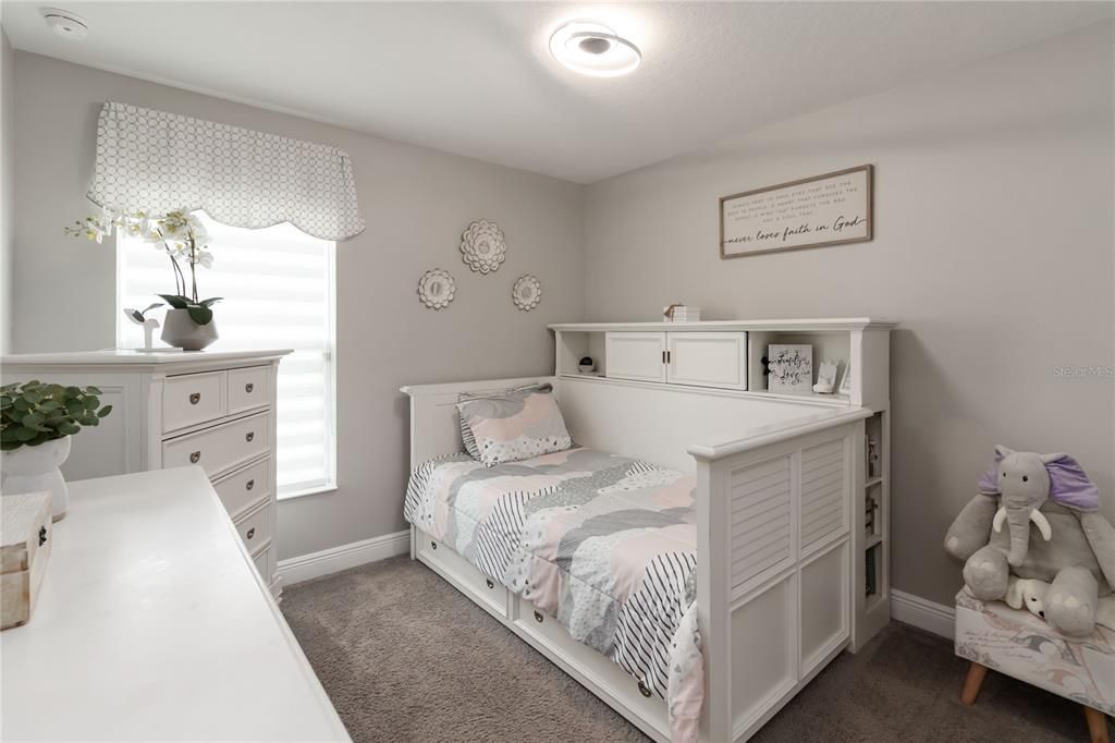 For Sale: $435,000 (4 beds, 2 baths, 1696 Square Feet)