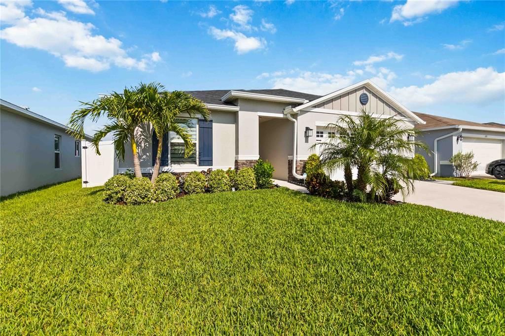 For Sale: $435,000 (4 beds, 2 baths, 1696 Square Feet)