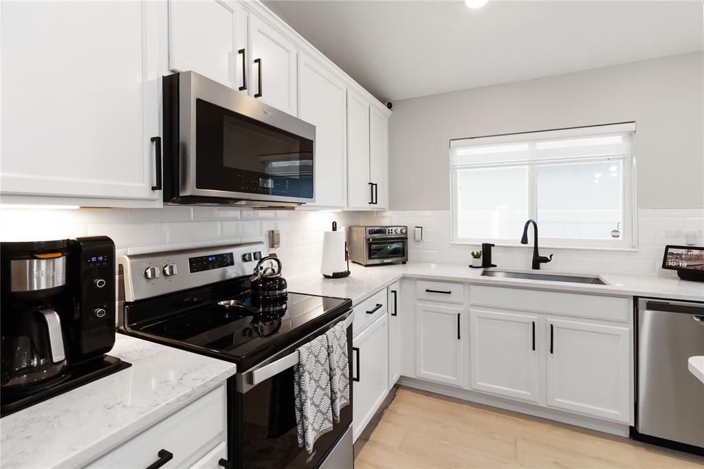 For Sale: $435,000 (4 beds, 2 baths, 1696 Square Feet)