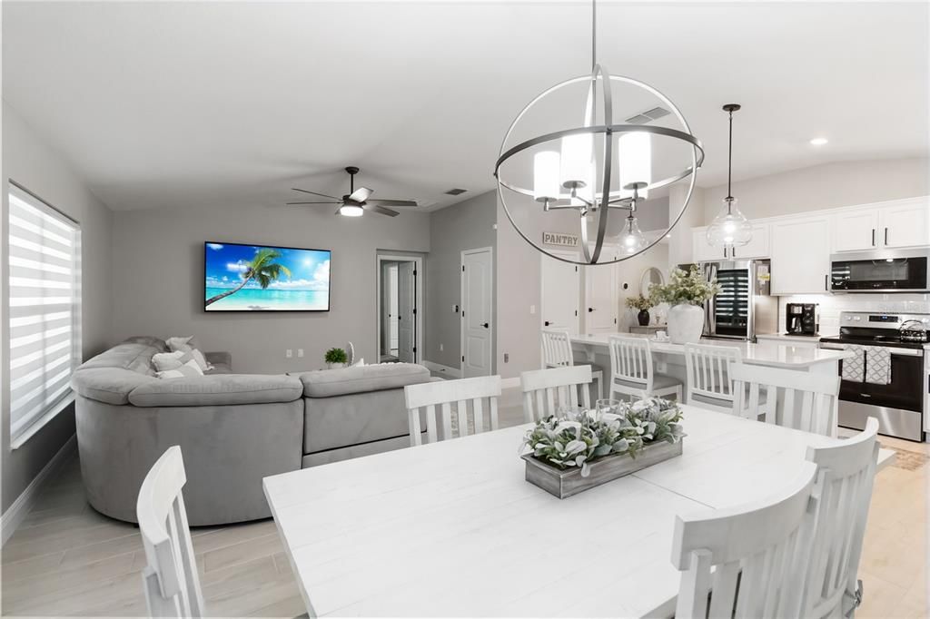 For Sale: $435,000 (4 beds, 2 baths, 1696 Square Feet)