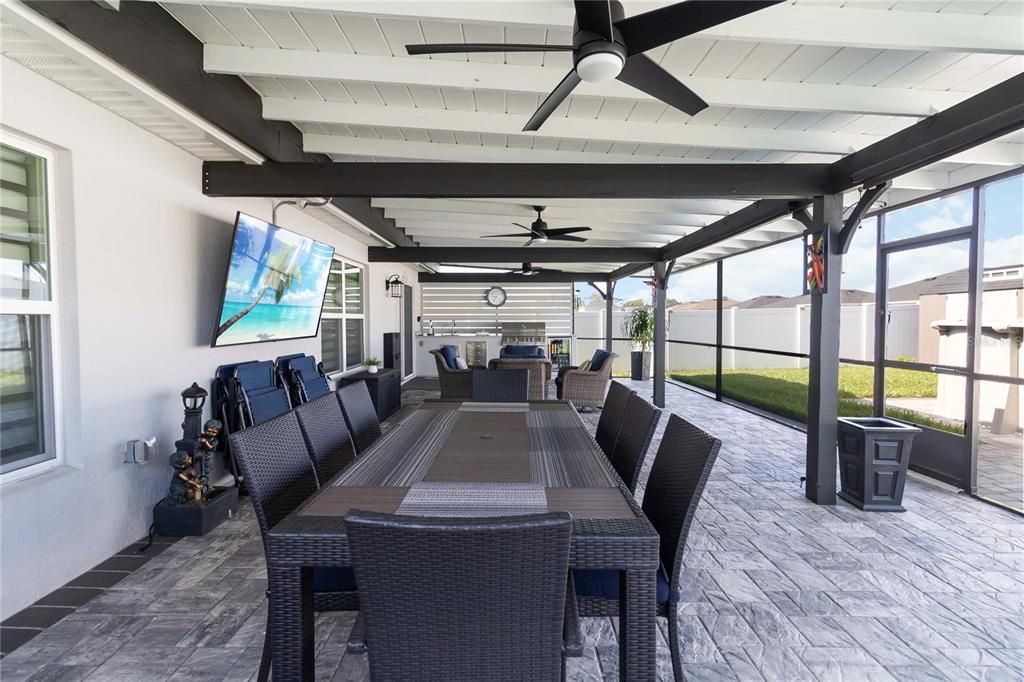 For Sale: $435,000 (4 beds, 2 baths, 1696 Square Feet)