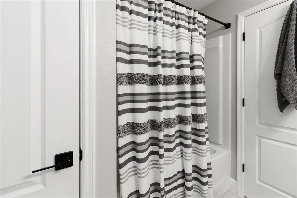 For Sale: $435,000 (4 beds, 2 baths, 1696 Square Feet)