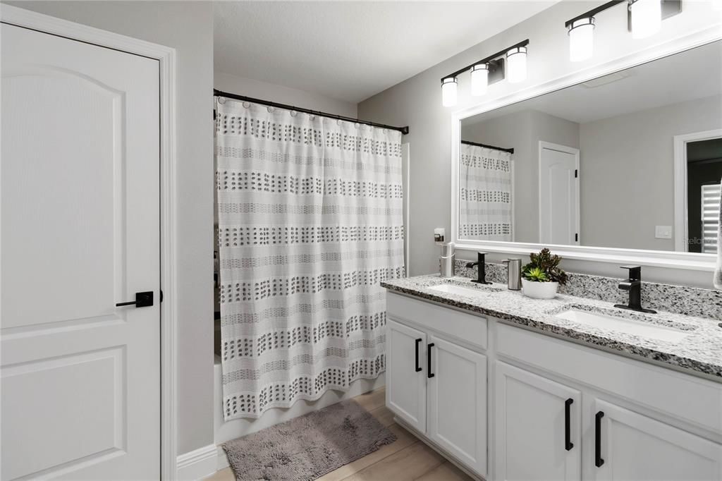 For Sale: $435,000 (4 beds, 2 baths, 1696 Square Feet)