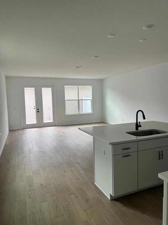 For Rent: $2,800 (4 beds, 2 baths, 2196 Square Feet)