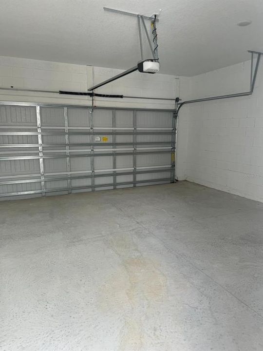 For Rent: $2,800 (4 beds, 2 baths, 2196 Square Feet)