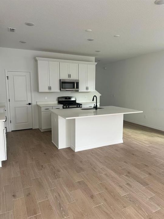 For Rent: $2,800 (4 beds, 2 baths, 2196 Square Feet)