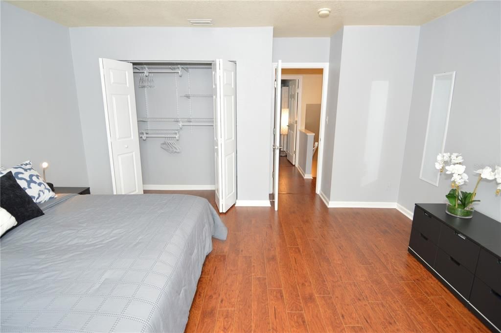 В аренду: $2,600 (2 спален, 1 ванн, 1022 Квадратных фут)