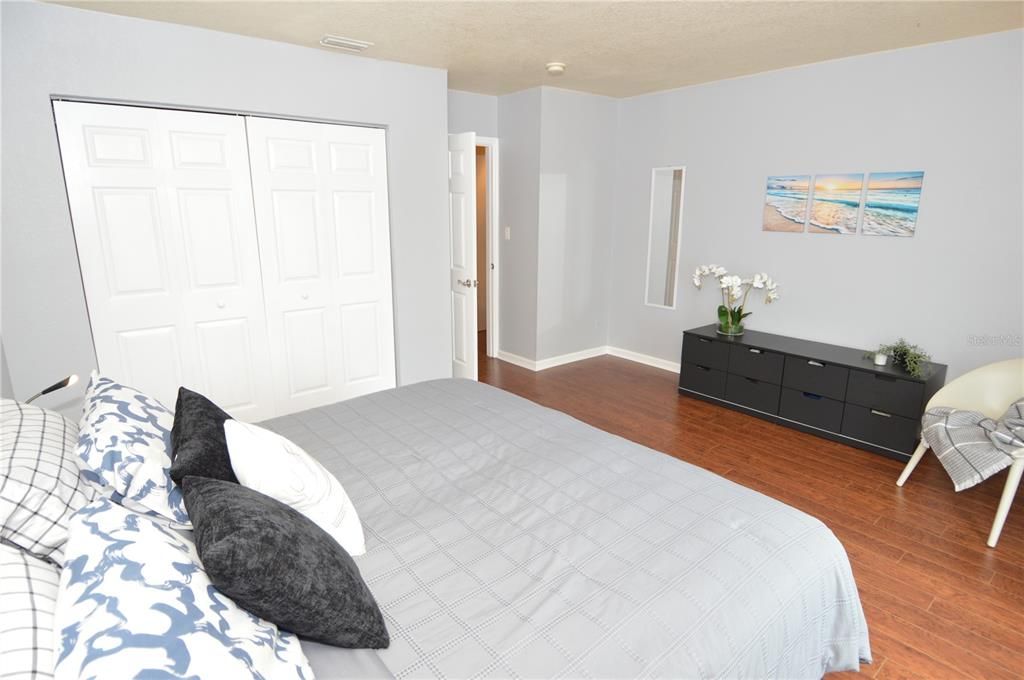 В аренду: $2,600 (2 спален, 1 ванн, 1022 Квадратных фут)