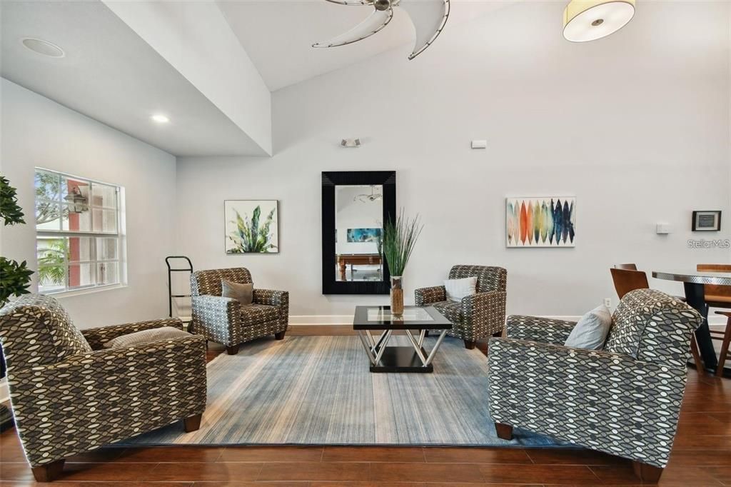 В аренду: $2,600 (2 спален, 1 ванн, 1022 Квадратных фут)