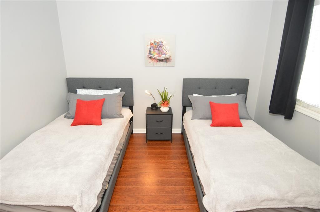 В аренду: $2,600 (2 спален, 1 ванн, 1022 Квадратных фут)