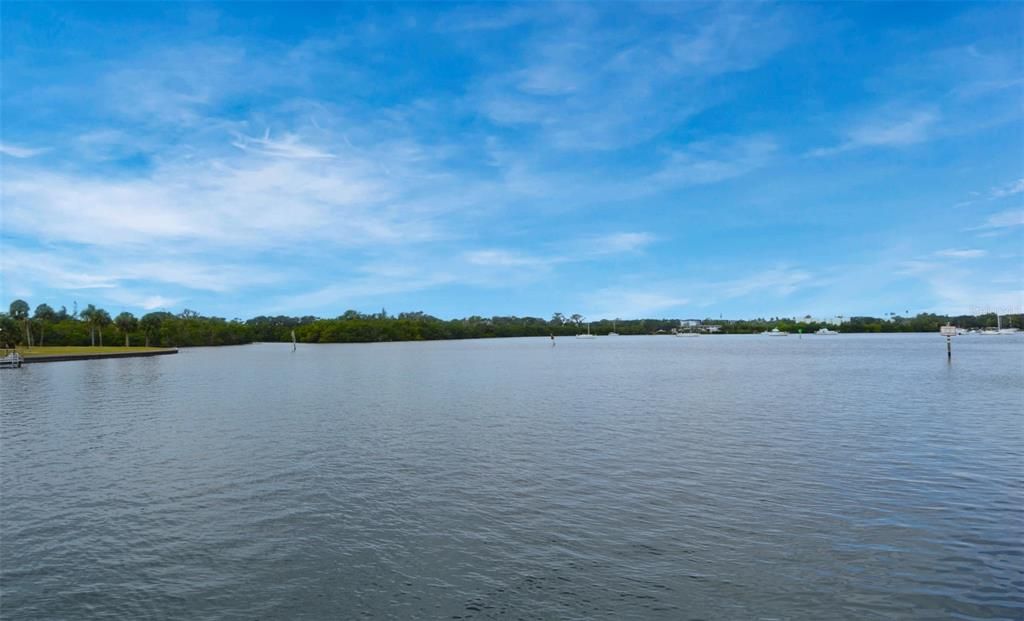 В аренду: $2,600 (2 спален, 1 ванн, 1022 Квадратных фут)