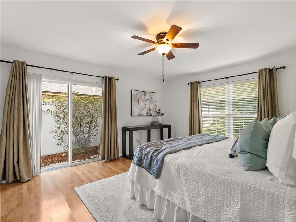 待售: $550,000 (4 贝兹, 2 浴室, 2208 平方英尺)