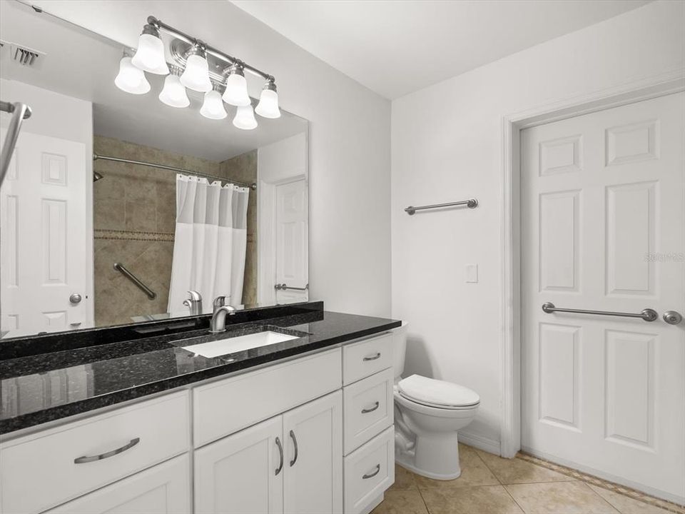 待售: $550,000 (4 贝兹, 2 浴室, 2208 平方英尺)