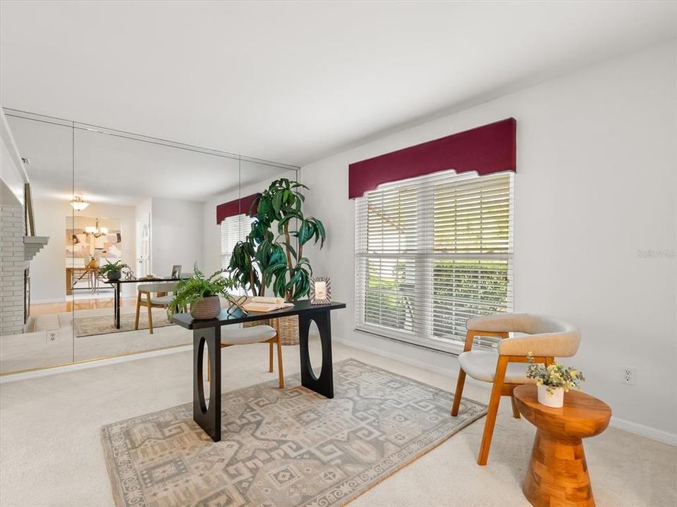 待售: $550,000 (4 贝兹, 2 浴室, 2208 平方英尺)