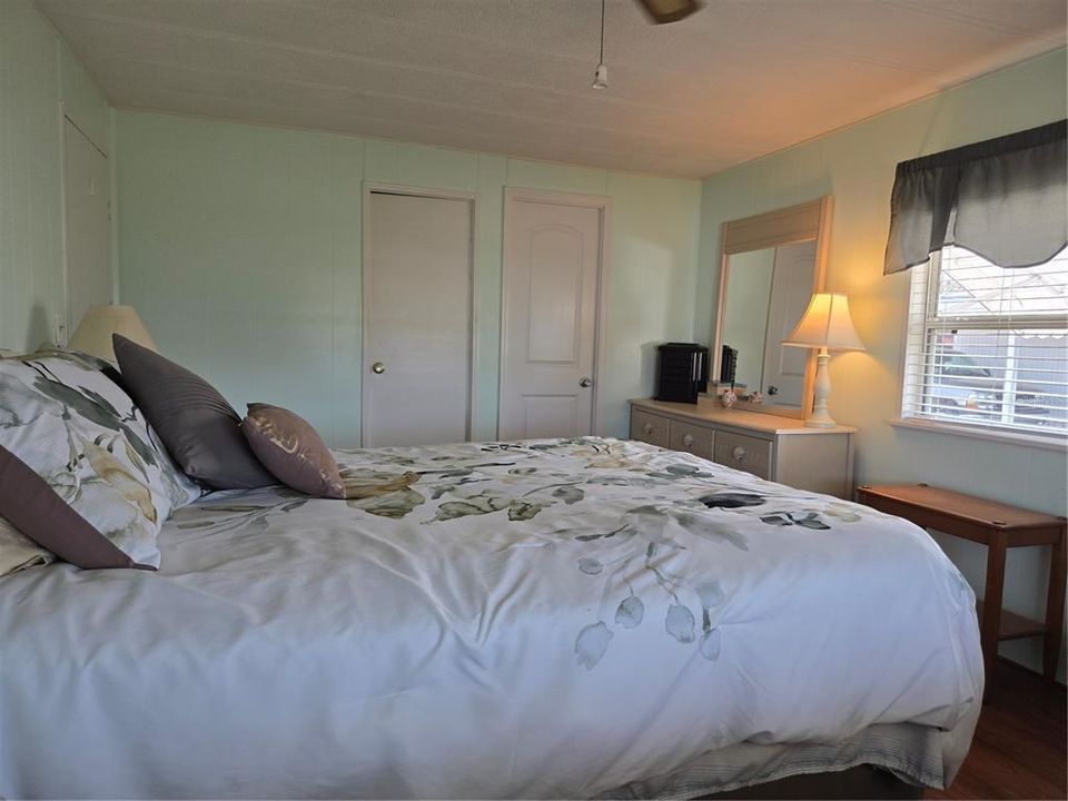 待售: $143,000 (2 贝兹, 2 浴室, 1055 平方英尺)