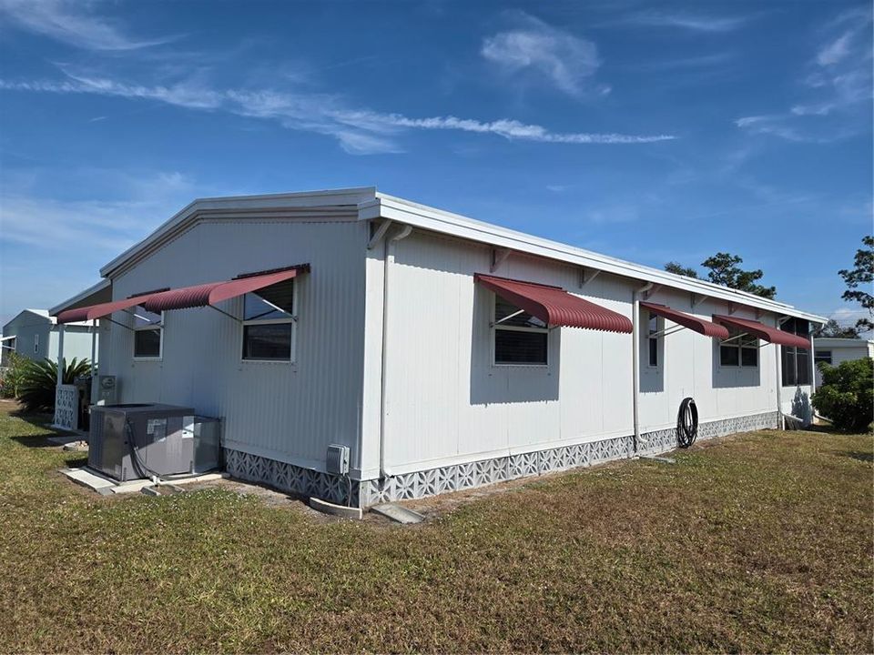 待售: $143,000 (2 贝兹, 2 浴室, 1055 平方英尺)