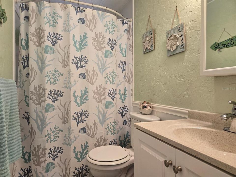 待售: $143,000 (2 贝兹, 2 浴室, 1055 平方英尺)