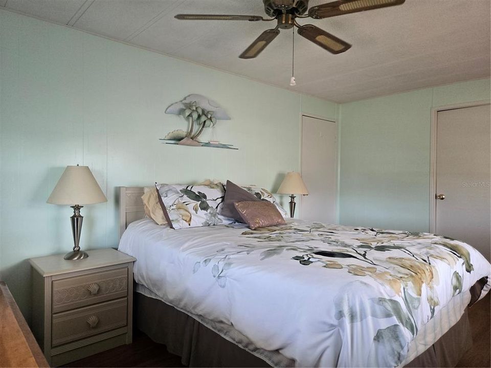 待售: $143,000 (2 贝兹, 2 浴室, 1055 平方英尺)