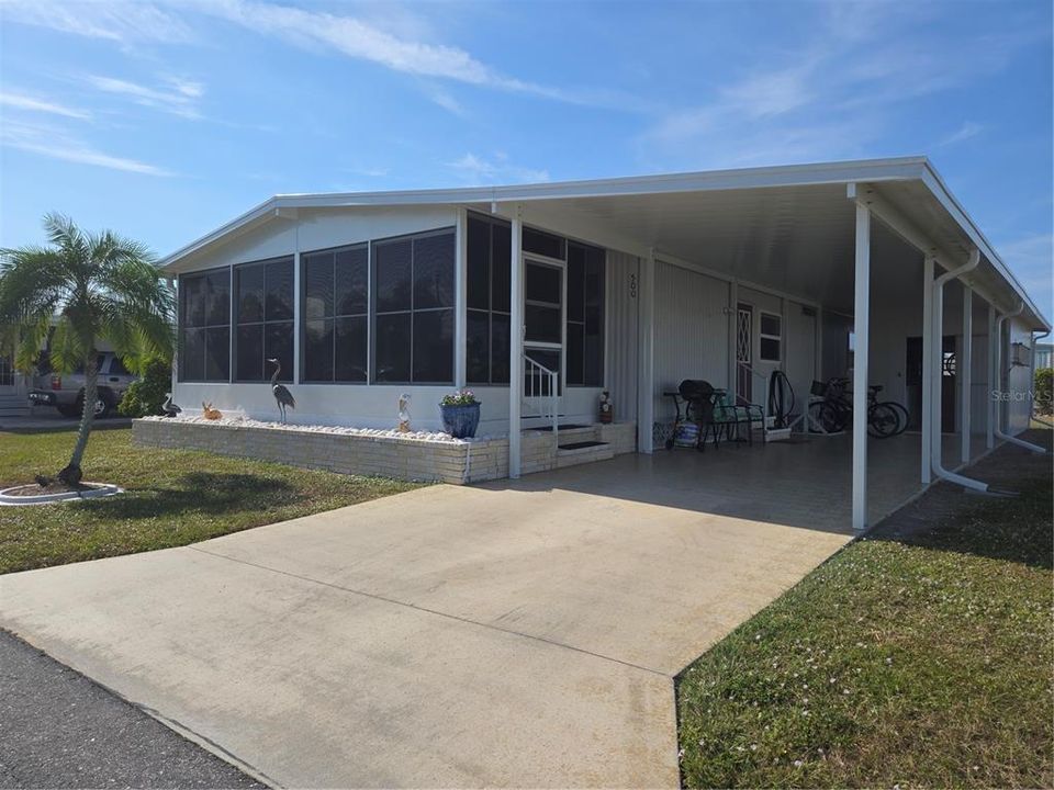 待售: $143,000 (2 贝兹, 2 浴室, 1055 平方英尺)