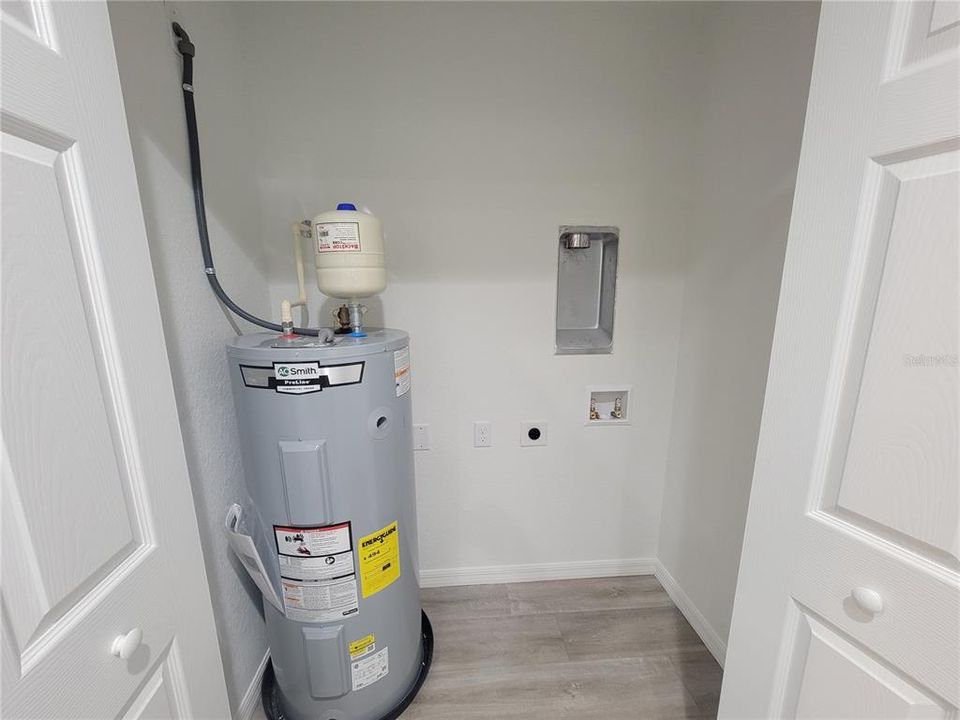 出租: $1,295 (2 贝兹, 1 浴室, 756 平方英尺)