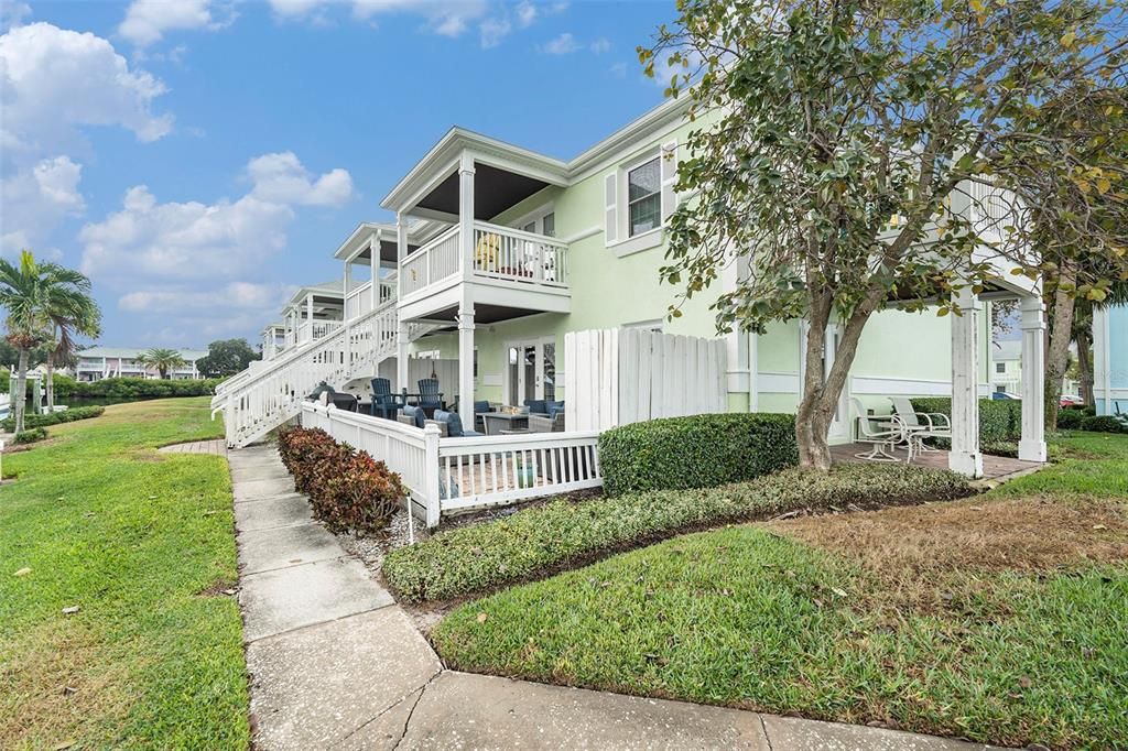 На продажу: $435,000 (2 спален, 2 ванн, 1018 Квадратных фут)