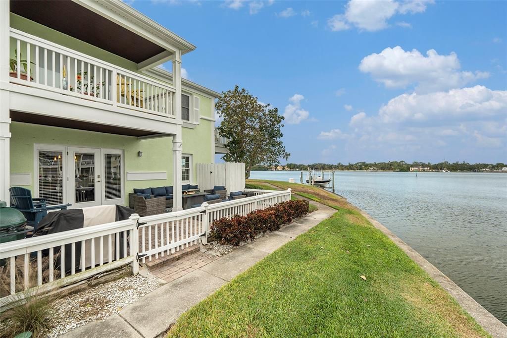 На продажу: $435,000 (2 спален, 2 ванн, 1018 Квадратных фут)