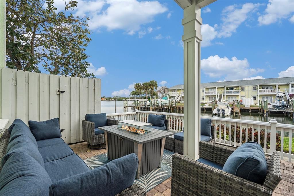 На продажу: $435,000 (2 спален, 2 ванн, 1018 Квадратных фут)