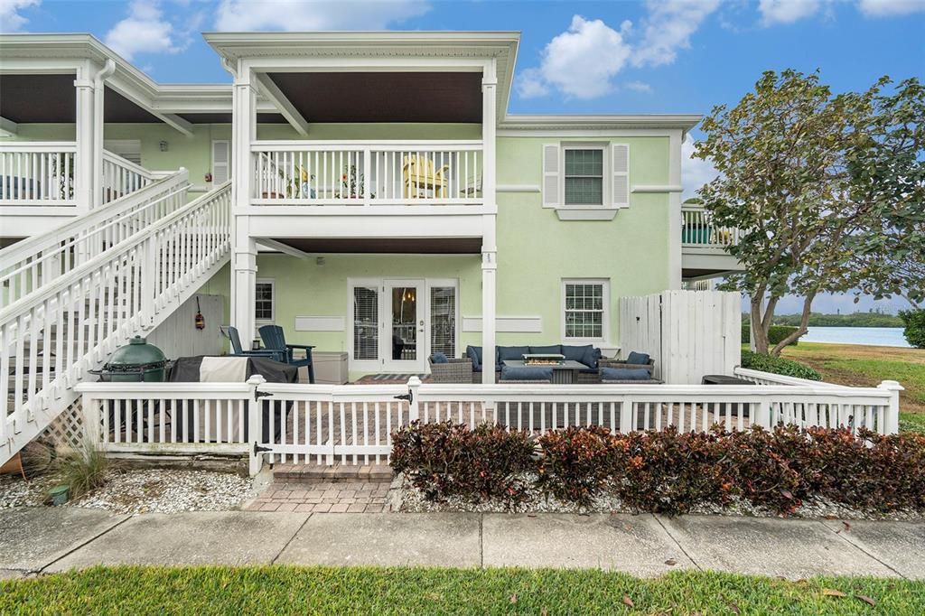 На продажу: $435,000 (2 спален, 2 ванн, 1018 Квадратных фут)