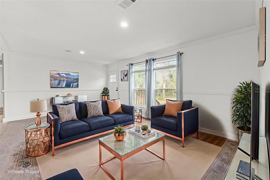 For Sale: $299,900 (3 beds, 2 baths, 1352 Square Feet)