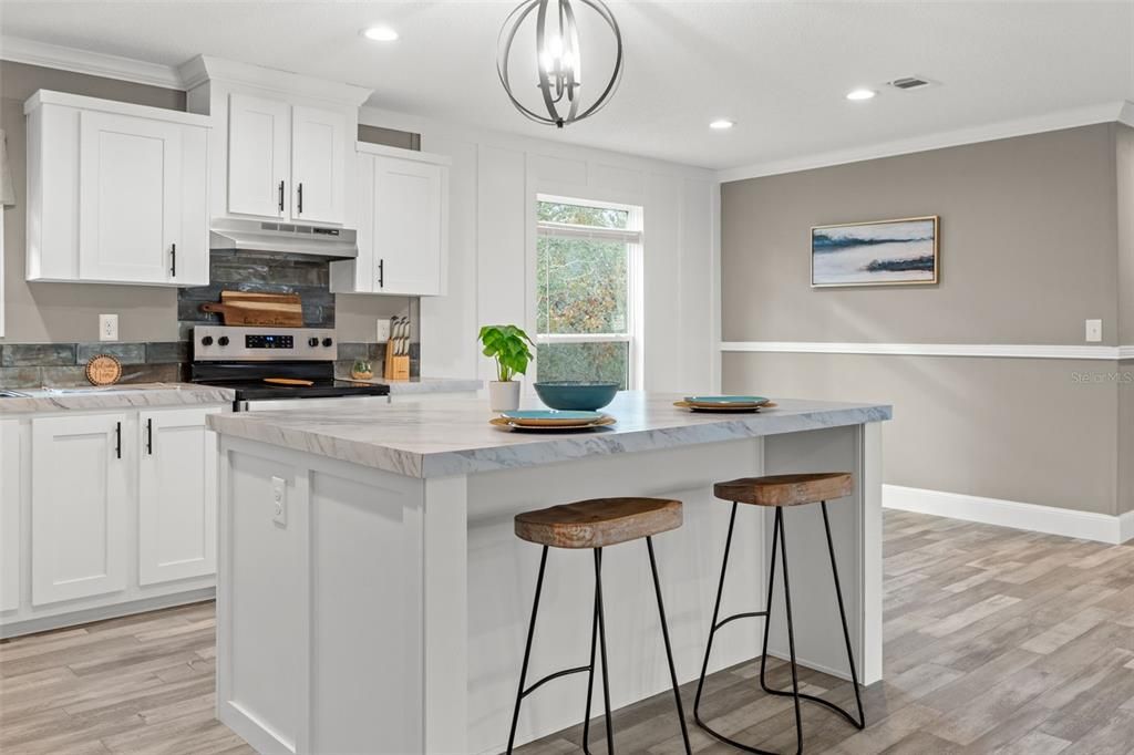 For Sale: $299,900 (3 beds, 2 baths, 1352 Square Feet)