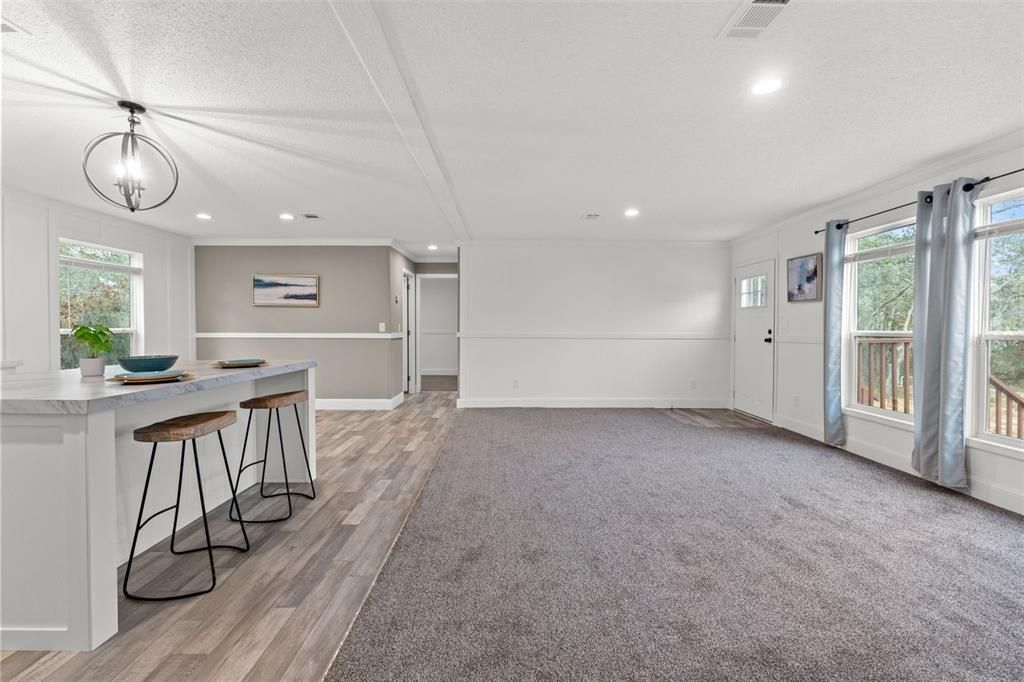 For Sale: $299,900 (3 beds, 2 baths, 1352 Square Feet)