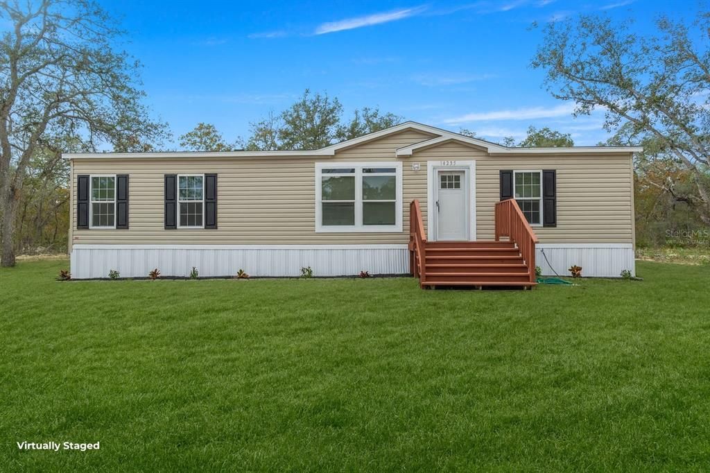 For Sale: $299,900 (3 beds, 2 baths, 1352 Square Feet)