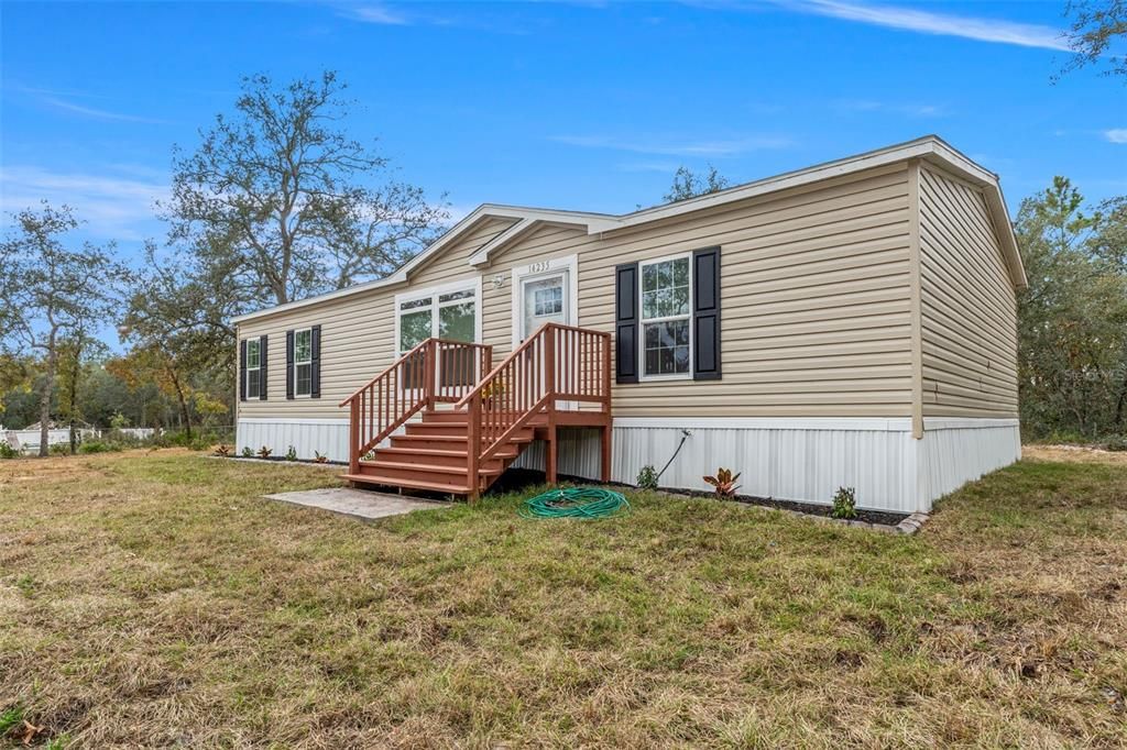 For Sale: $299,900 (3 beds, 2 baths, 1352 Square Feet)