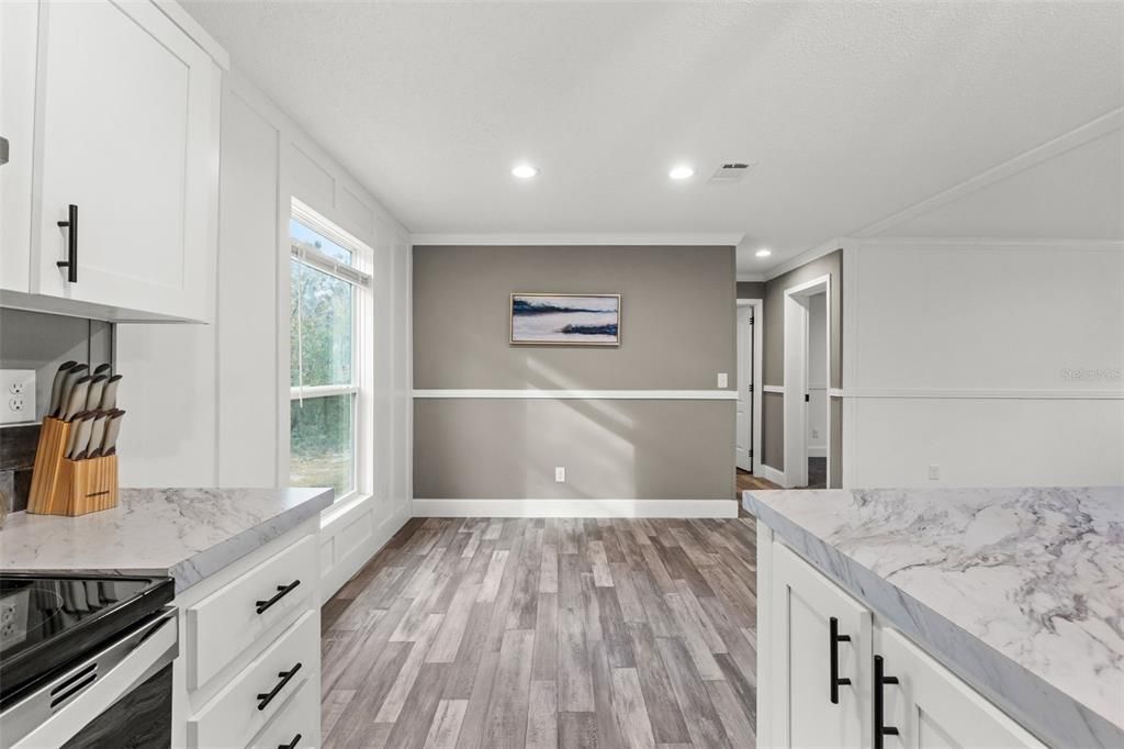 For Sale: $299,900 (3 beds, 2 baths, 1352 Square Feet)